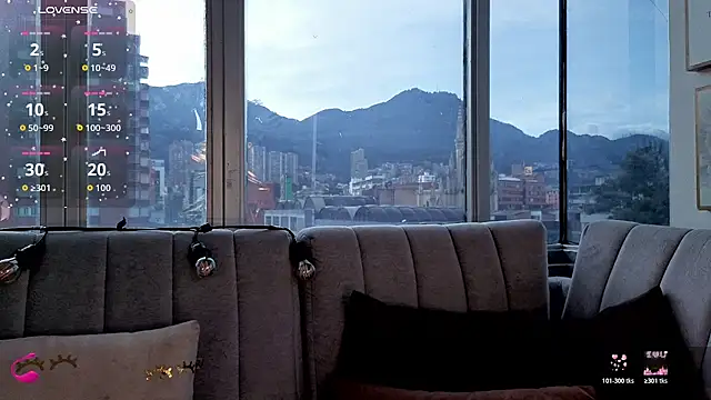 Snapshot of Ivanna_West chatting on 10/27/25, 11:55 Ivanna West online show from 10/27/25, 11:55