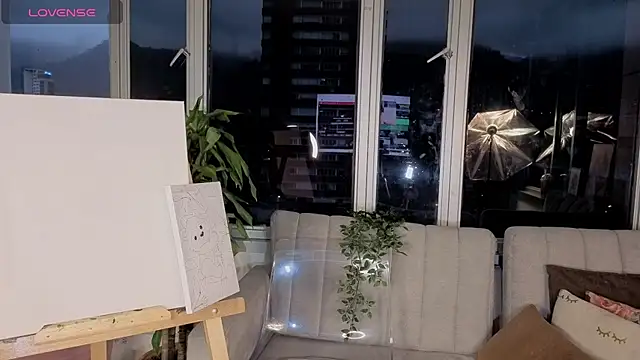 Snapshot of Ivanna_West chatting on 09/19/25, 10:41 Ivanna West online show from 09/19/25, 10:41