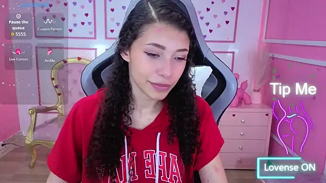 danatella a online show from 12/18/25, 08:01