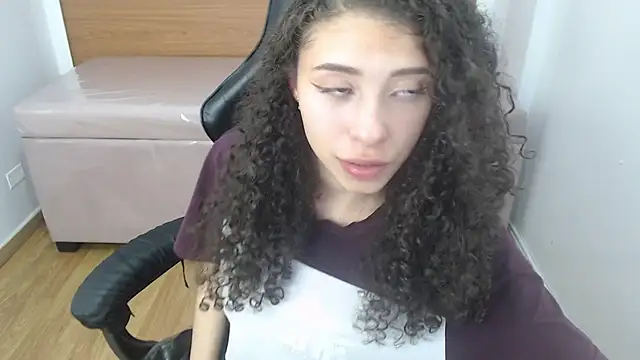 danatella a online show from 10/08/25, 01:51