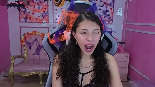 danatella a online show from 10/26/25, 12:49