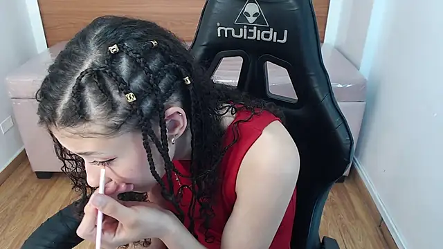 danatella a online show from 10/10/25, 01:45