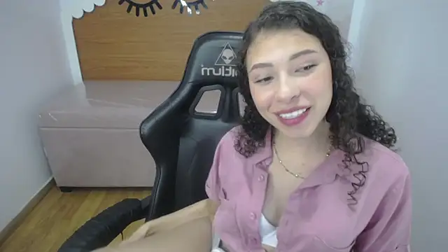 danatella a online show from 09/18/25, 01:03