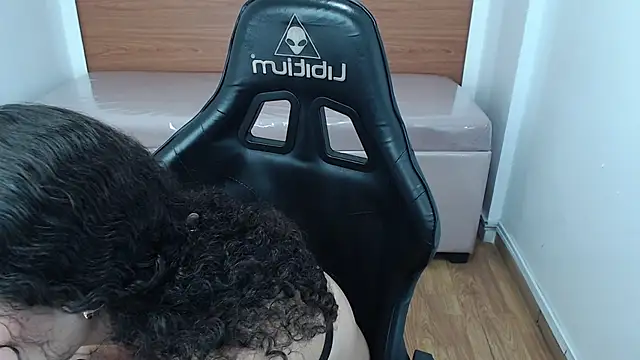 danatella a online show from 10/15/25, 01:30