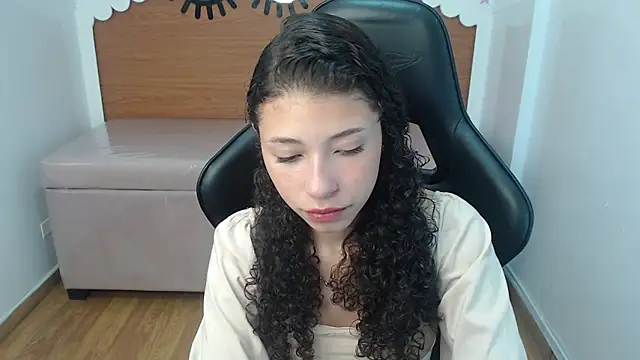 danatella a online show from 11/08/25, 12:52