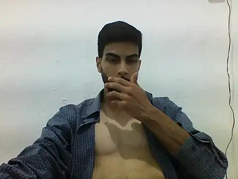 Gabrielteixeira120 online show from 05/03/26, 08:34
