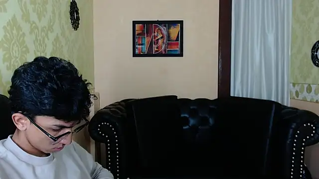 Snapshot of Martin_Linares chatting on 03/15/25, 02:23 Martin Linares online show from 03/15/25, 02:23