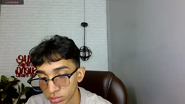 Snapshot of Martin_Linares chatting on 02/18/25, 01:22 Martin Linares online show from 02/18/25, 01:22