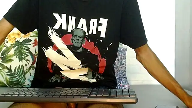 Snapshot of Martin_Linares chatting on 03/03/25, 04:47 Martin Linares online show from 03/03/25, 04:47