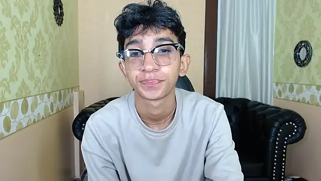 Snapshot of Martin_Linares chatting on 03/17/25, 01:50 Martin Linares online show from 03/17/25, 01:50