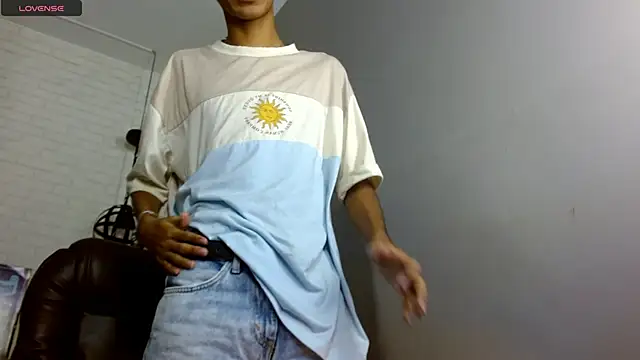 Snapshot of Martin_Linares chatting on 02/26/25, 01:43 Martin Linares online show from 02/26/25, 01:43