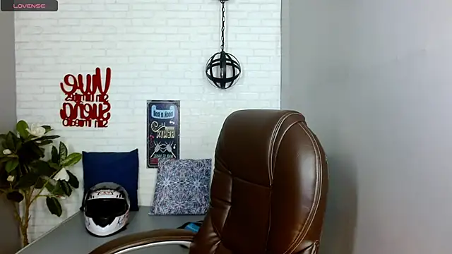 Snapshot of Martin_Linares chatting on 02/22/25, 01:35 Martin Linares online show from 02/22/25, 01:35