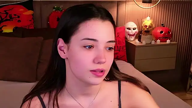 Snapshot of Alice_Deleon chatting on 10/26/25, 11:10 Alice Deleon online show from 10/26/25, 11:10