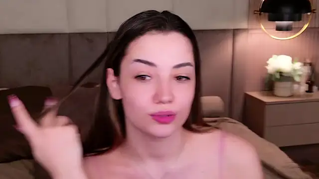 Snapshot of Alice_Deleon chatting on 03/08/25, 07:49 Alice Deleon online show from 03/08/25, 07:49