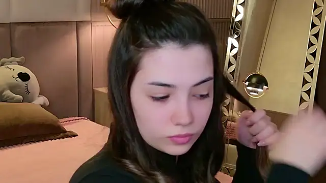 Snapshot of Alice_Deleon chatting on 02/15/26, 10:47 Alice Deleon online show from 02/15/26, 10:47