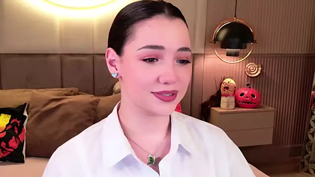 Alice Deleon online show from 10/19/25, 06:49