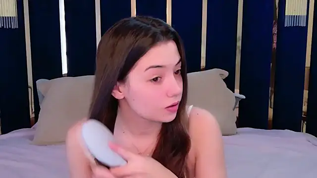 Snapshot of Alice_Deleon chatting on 11/15/25, 11:14 Alice Deleon online show from 11/15/25, 11:14