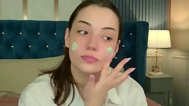 Alice Deleon online show from 06/03/26, 11:00