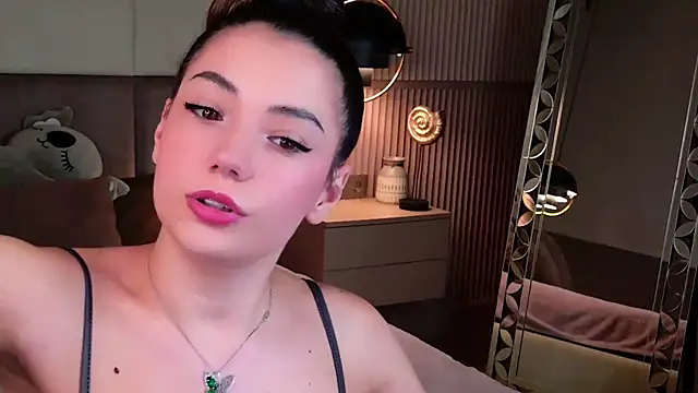 Snapshot of Alice_Deleon chatting on 09/19/25, 09:19 Alice Deleon online show from 09/19/25, 09:19