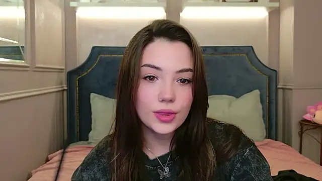 Alice Deleon online show from 04/15/26, 11:05