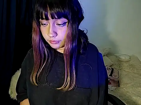 Snapshot of blue_katt chatting on 03/17/25, 10:49 blue katt online show from 03/17/25, 10:49