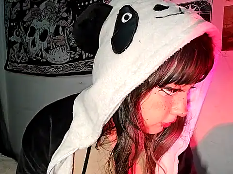 Snapshot of blue_katt chatting on 03/21/25, 05:21 blue katt online show from 03/21/25, 05:21