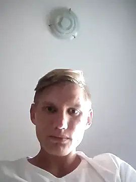 Snapshot of Ruanie chatting on 03/10/26, 03:38 Ruanie online show from 03/10/26, 03:38