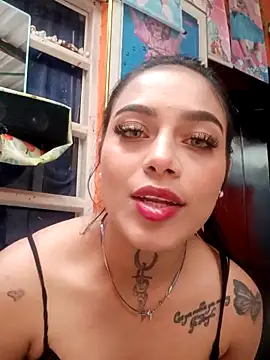 Snapshot of Emily_sharlot chatting on 03/17/25, 02:12 Emily sharlot online show from 03/17/25, 02:12