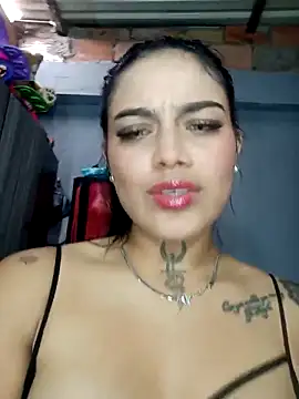 Snapshot of Emily_sharlot chatting on 03/17/25, 05:27 Emily sharlot online show from 03/17/25, 05:27