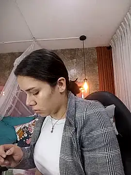 EmmaSulivan online show from 10/01/25, 11:58