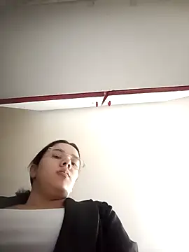 EmmaSulivan online show from 12/22/25, 11:10