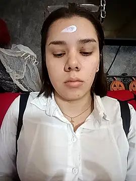 EmmaSulivan online show from 09/30/25, 12:22