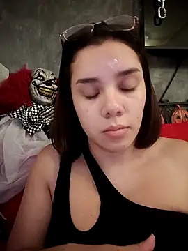 EmmaSulivan online show from 10/21/25, 12:43