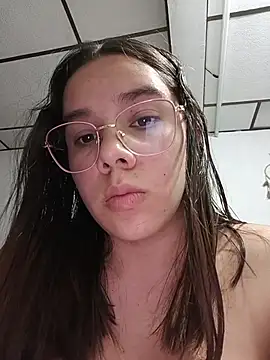 Snapshot of EmmaSulivan chatting on 07/08/26, 01:08 EmmaSulivan online show from 07/08/26, 01:08
