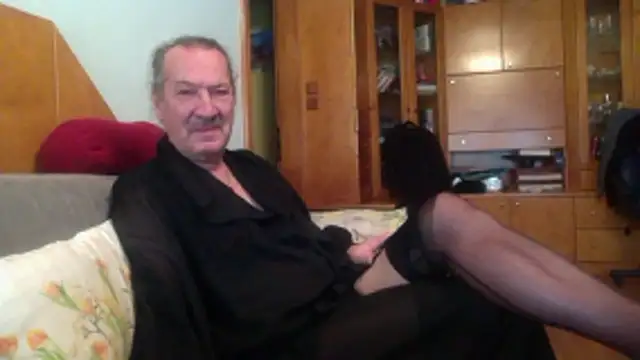 HMStraps01 online show from 01/12/26, 10:11