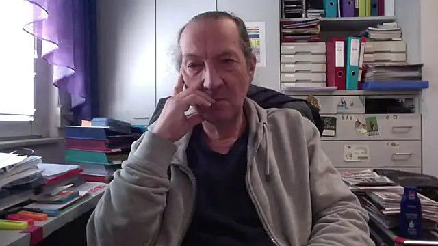 HMStraps01 online show from 03/06/25, 01:57