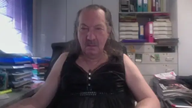 HMStraps01 online show from 02/25/26, 07:08