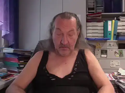 HMStraps01 online show from 12/18/24, 10:08