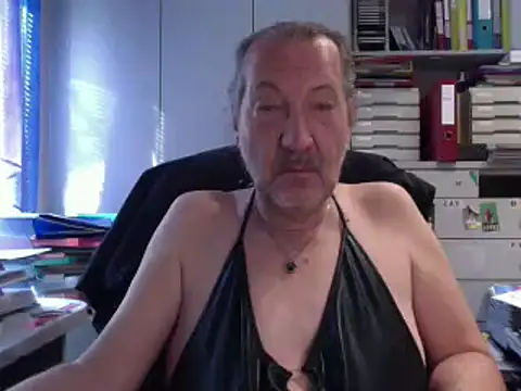 HMStraps01 online show from 09/09/25, 07:40