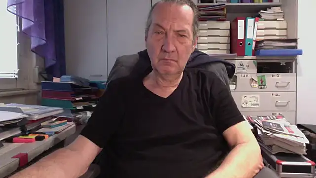 HMStraps01 online show from 02/26/25, 08:28