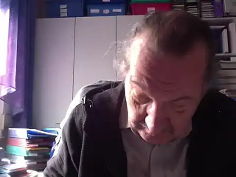 HMStraps01 online show from 12/12/24, 09:30