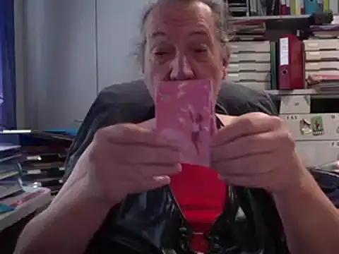 HMStraps01 online show from 09/29/25, 11:38