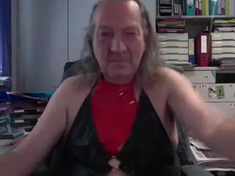 HMStraps01 online show from 11/03/25, 10:41