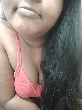 Snapshot of SLbeaty chatting on 09/18/25, 02:36 SLbeaty online show from 09/18/25, 02:36