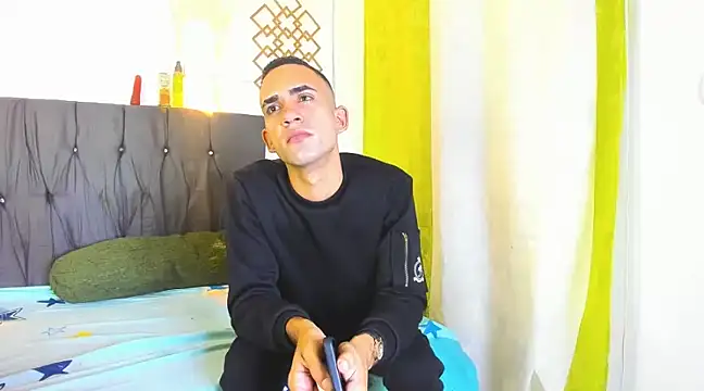 Asna LatinBoy online show from 02/18/25, 08:36