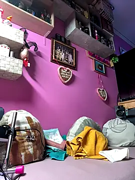 sexymelli18 online show from 10/27/25, 06:20