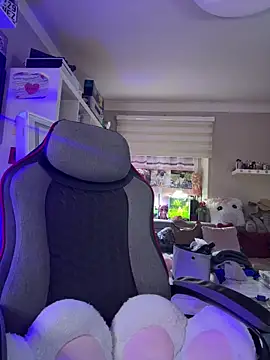 sexymelli18 online show from 10/07/25, 05:47