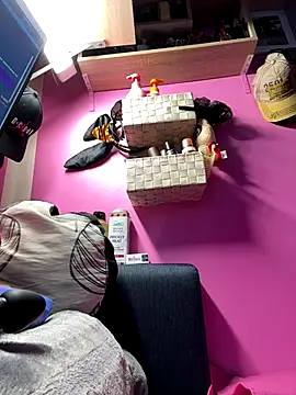 sexymelli18 online show from 12/18/25, 06:34