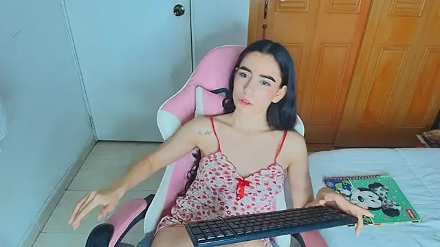 Peach Rose  online show from 11/03/25, 09:40