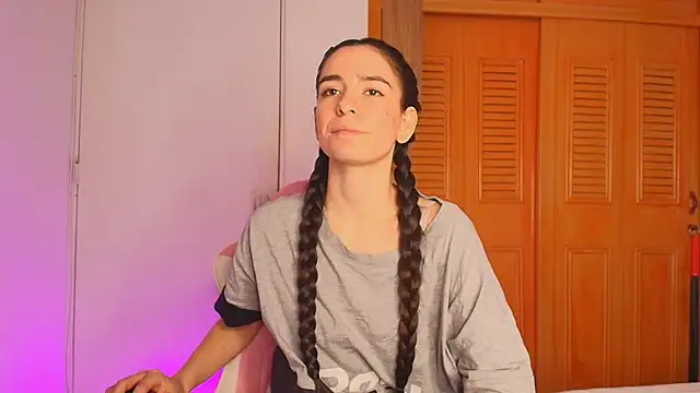 Peach Rose  online show from 10/27/25, 10:11